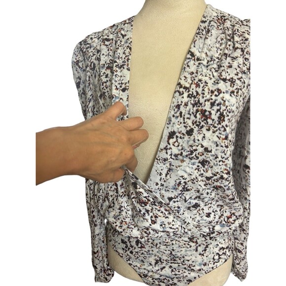 AFRM Bodysuit Puffed Ruched Sleeves Plunged Overlap V Neck Abstract Sz M - Picture 8 of 10